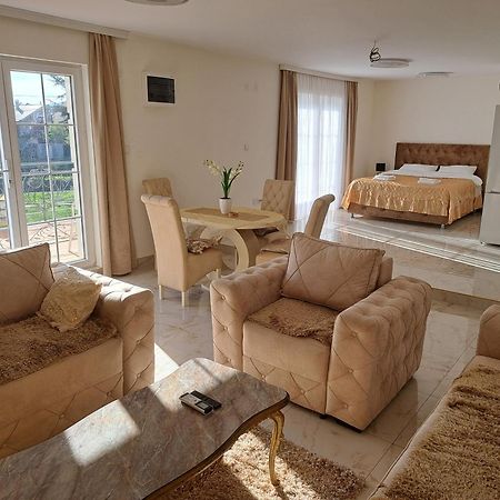 Dina Lux Apartman Jagodina Extérieur photo