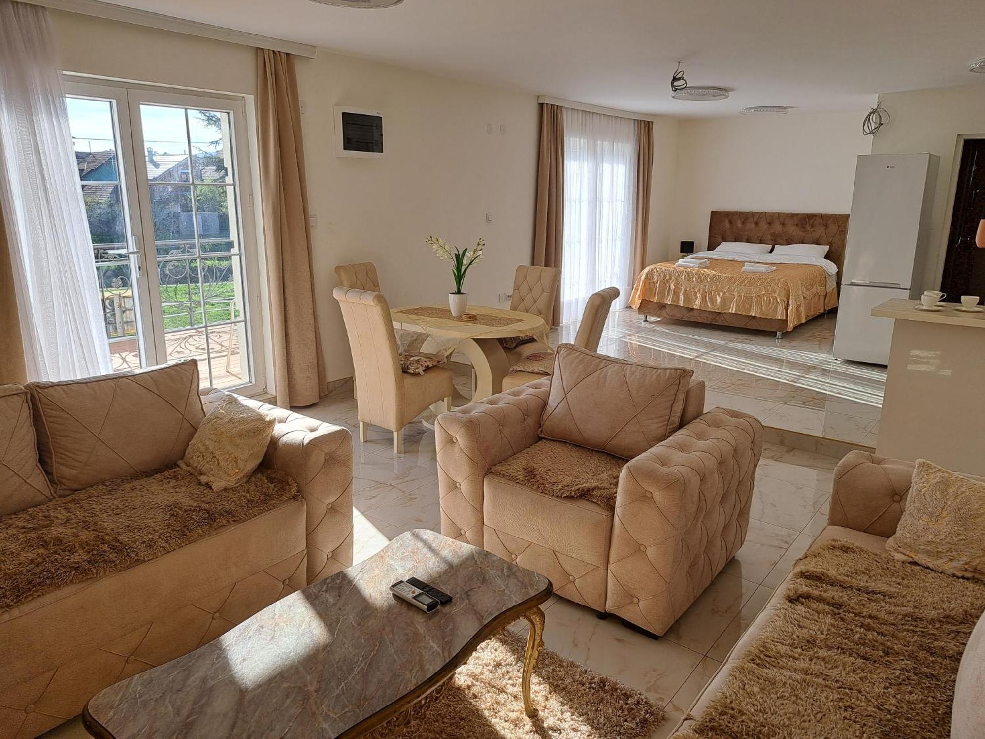 Dina Lux Apartman Jagodina Extérieur photo
