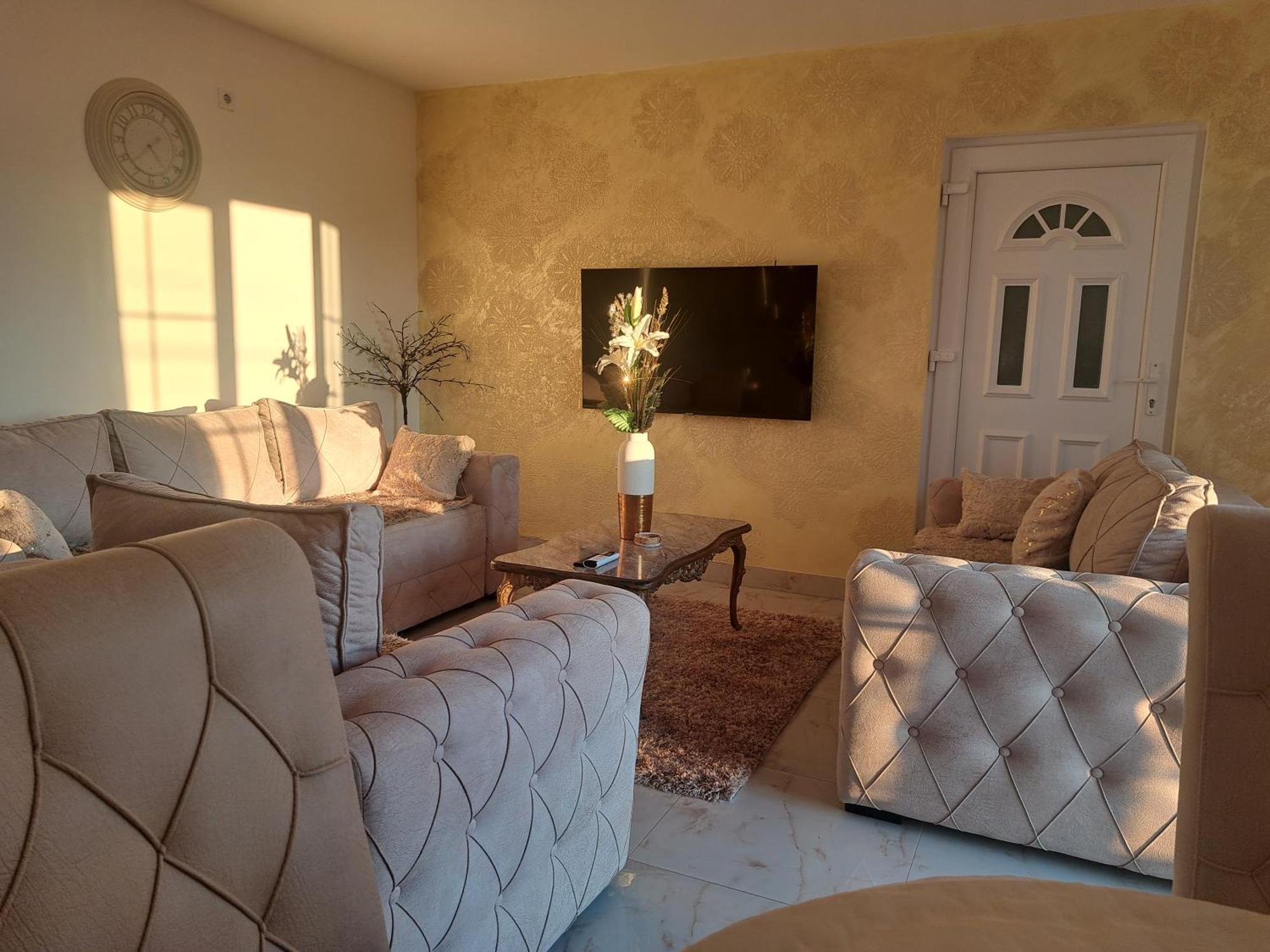 Dina Lux Apartman Jagodina Extérieur photo