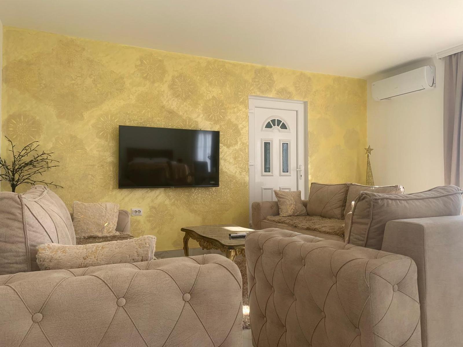 Dina Lux Apartman Jagodina Extérieur photo