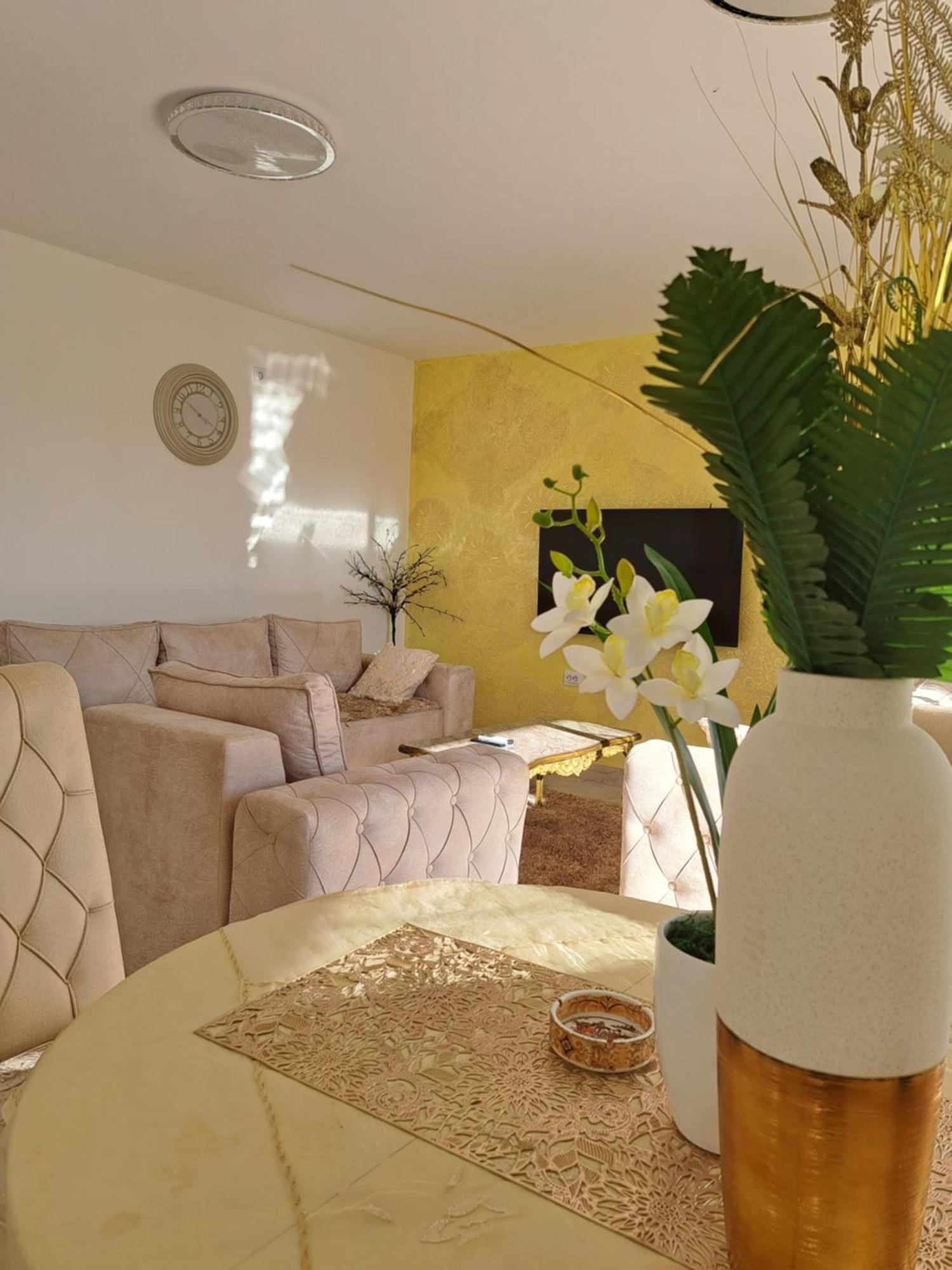 Dina Lux Apartman Jagodina Extérieur photo