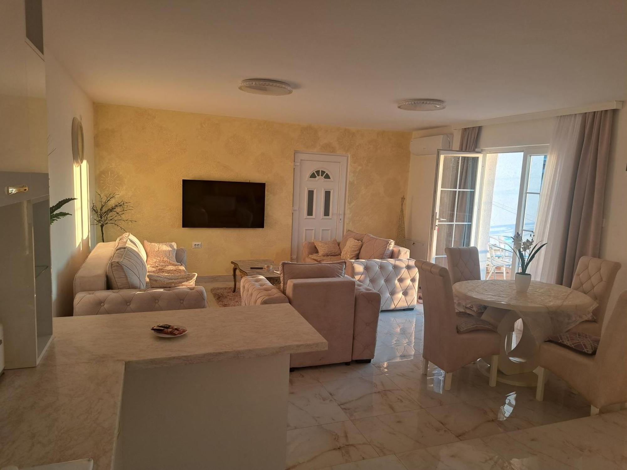 Dina Lux Apartman Jagodina Extérieur photo