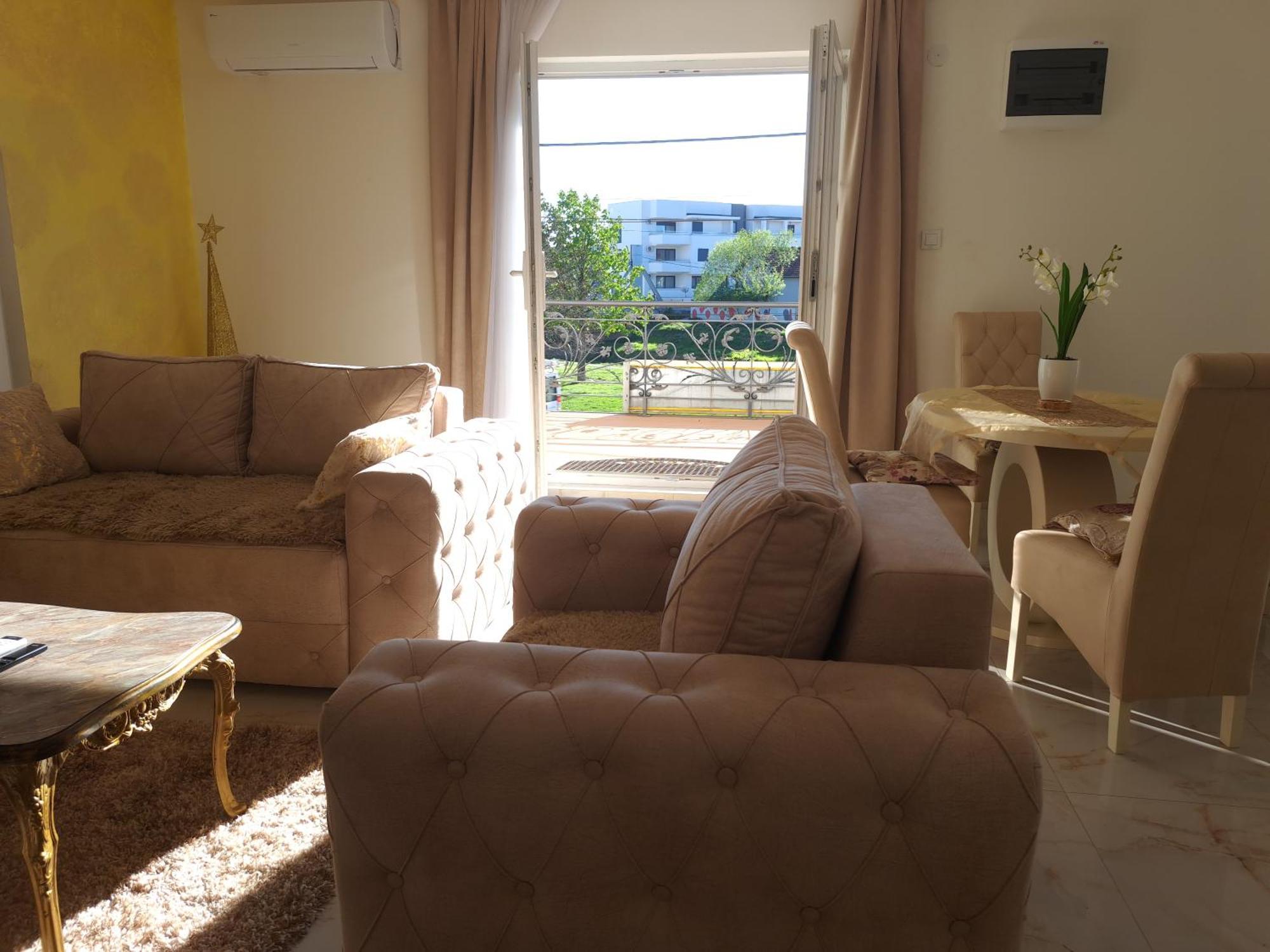 Dina Lux Apartman Jagodina Extérieur photo