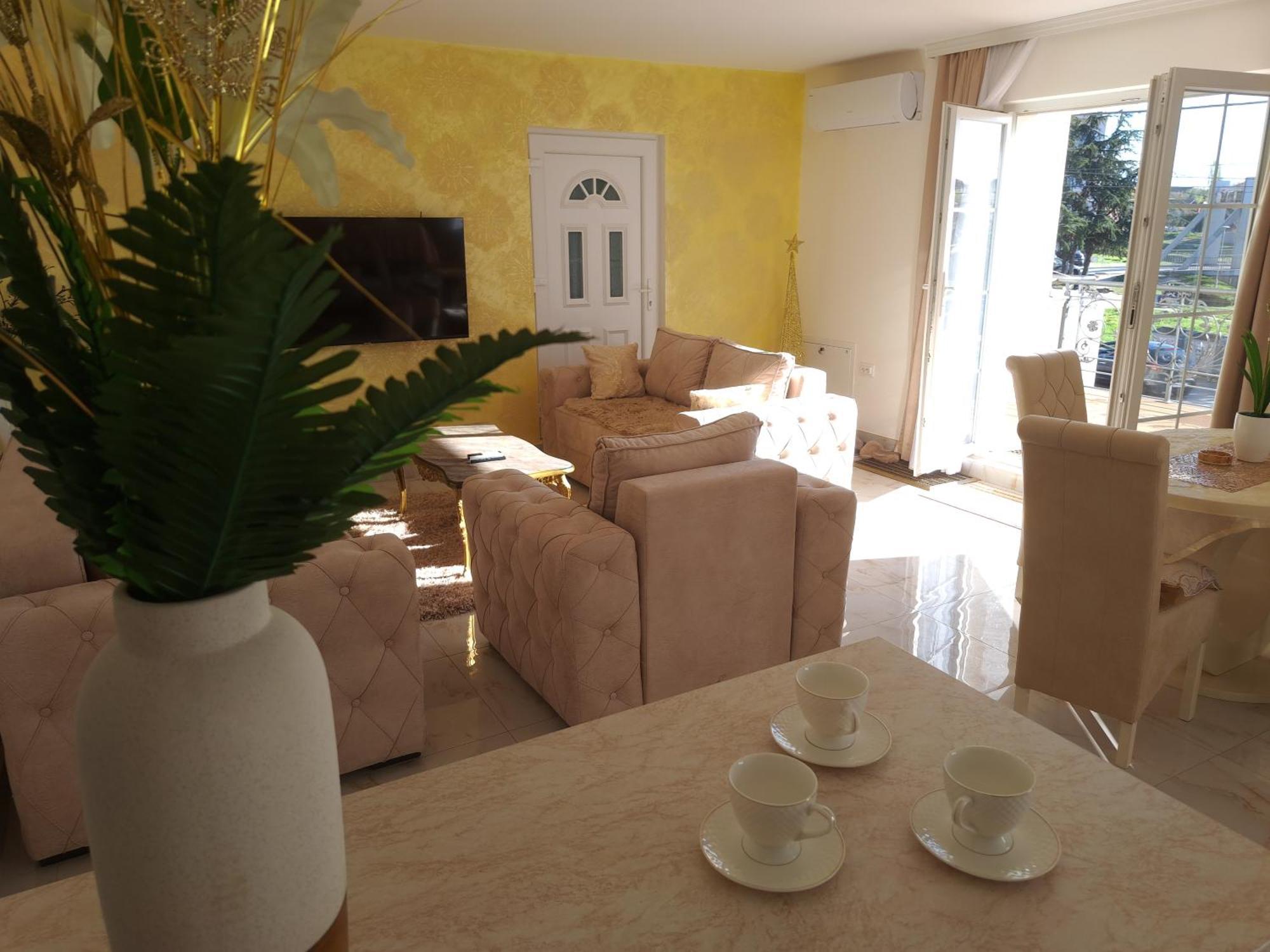Dina Lux Apartman Jagodina Extérieur photo
